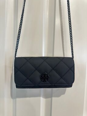 Tory Burch Willa Black Quilted Chain-Shoulder Crossbody wallet purse